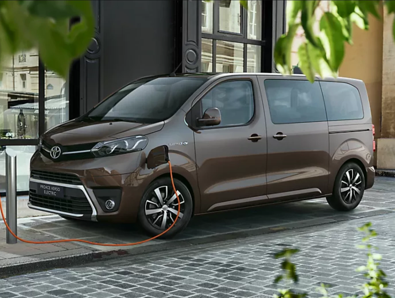 The Toyota Proace and the Rise of the 9-Seater Minibus